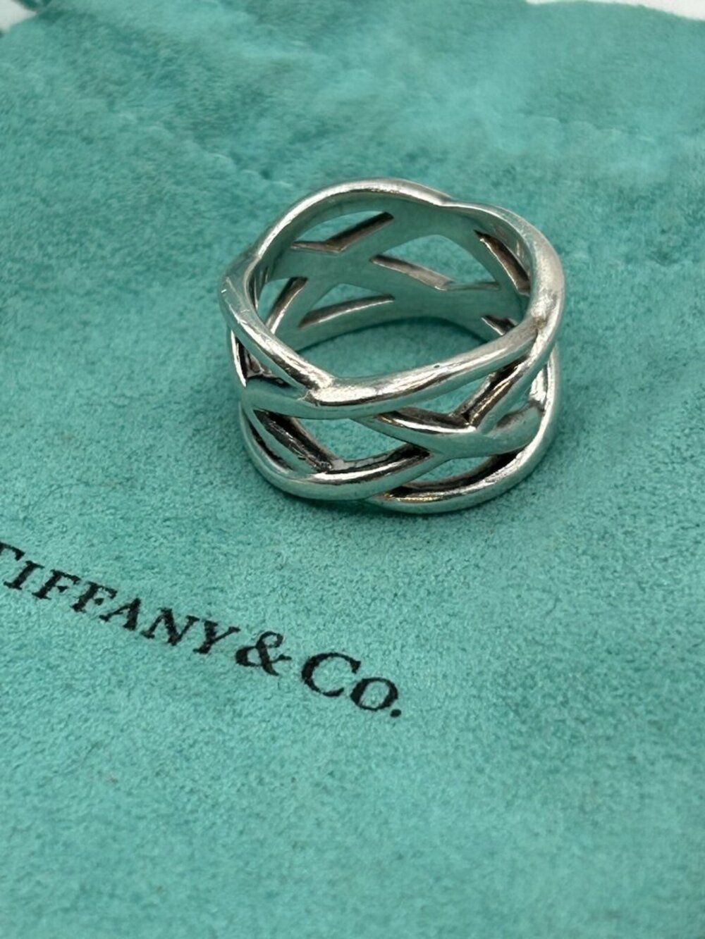 Tiffany and Co Sterling Silver Braided Criss Cross Band Ring Size 7 Celtic Knot - Picture 10 of 16